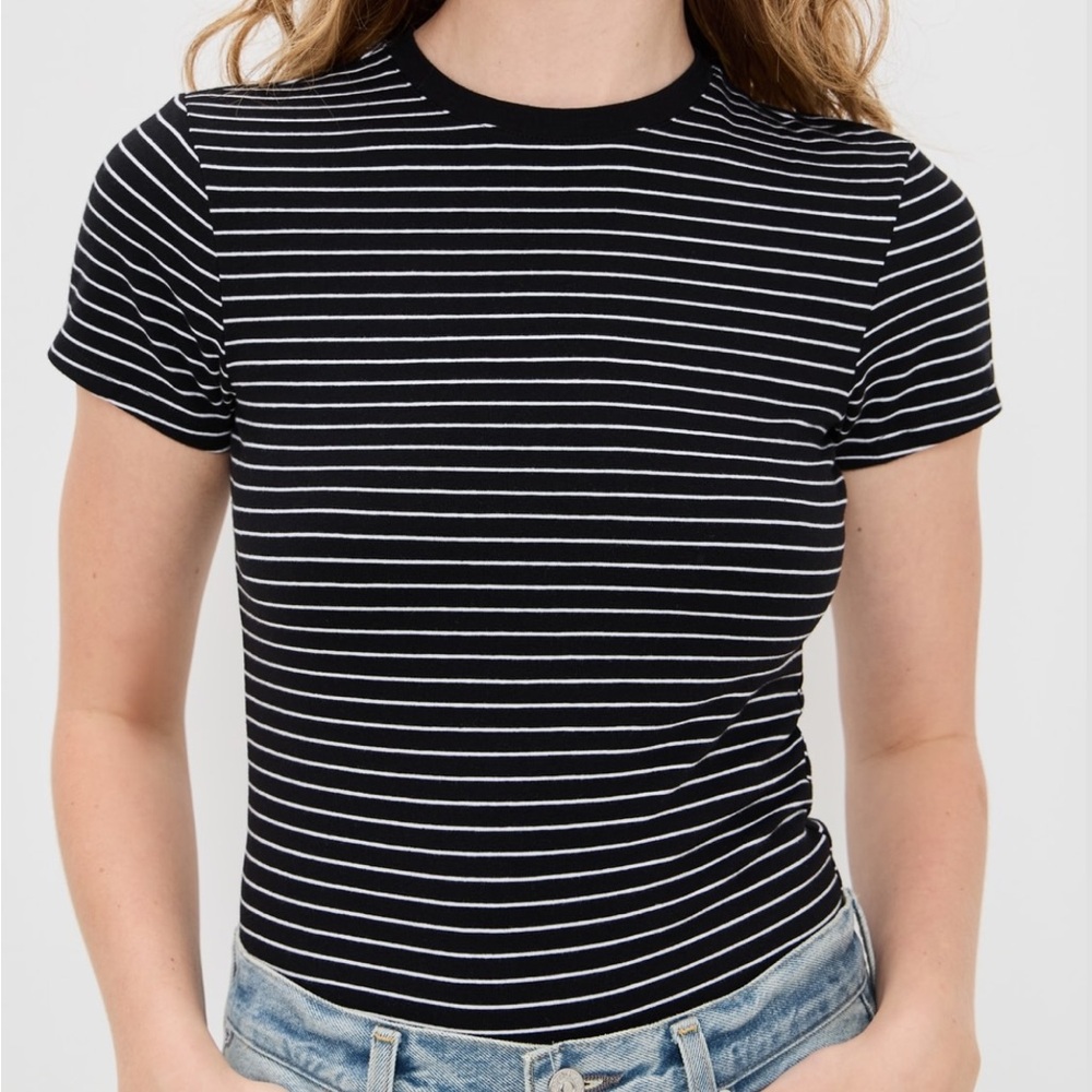 Good American Black & White Striped Short Sleeve Crop Tee in Small
